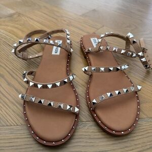 Steve Madden - Women's Travel Rock Stud Flat Sandals Size 8.5